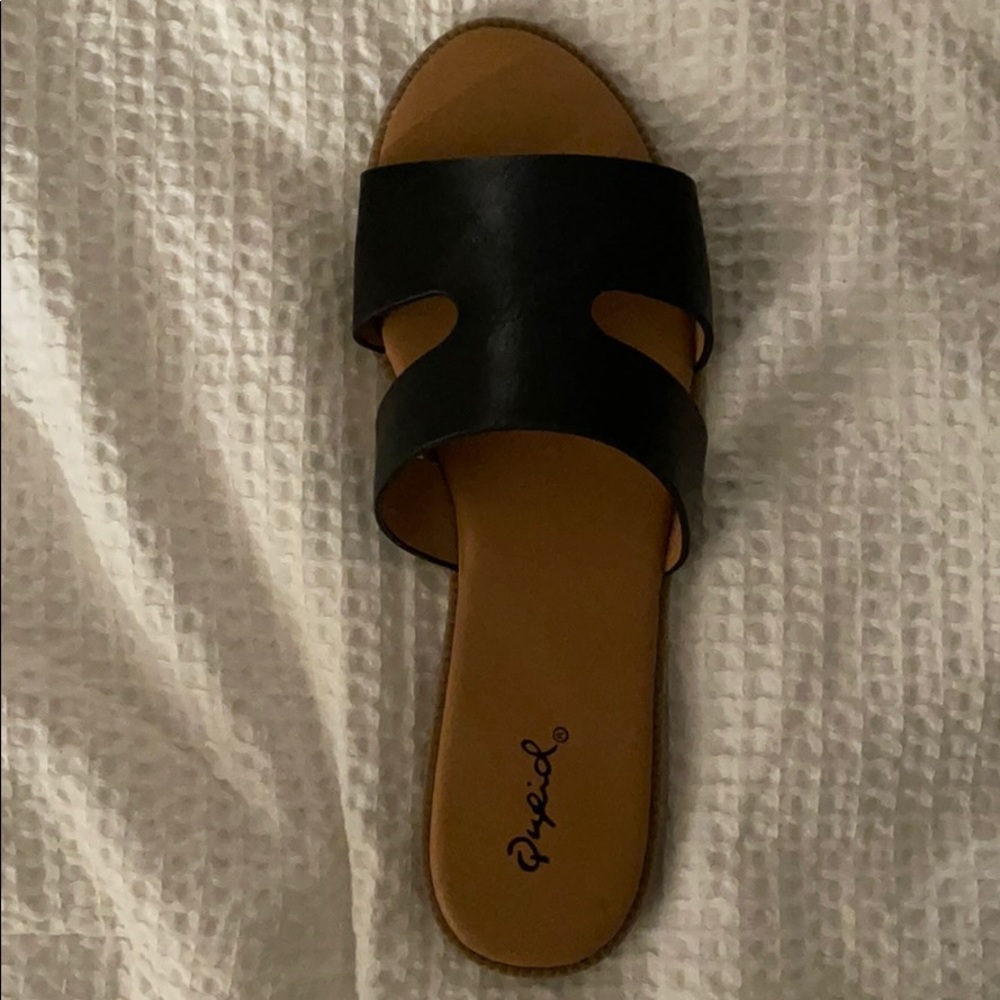 BRAND NEW SANDALS